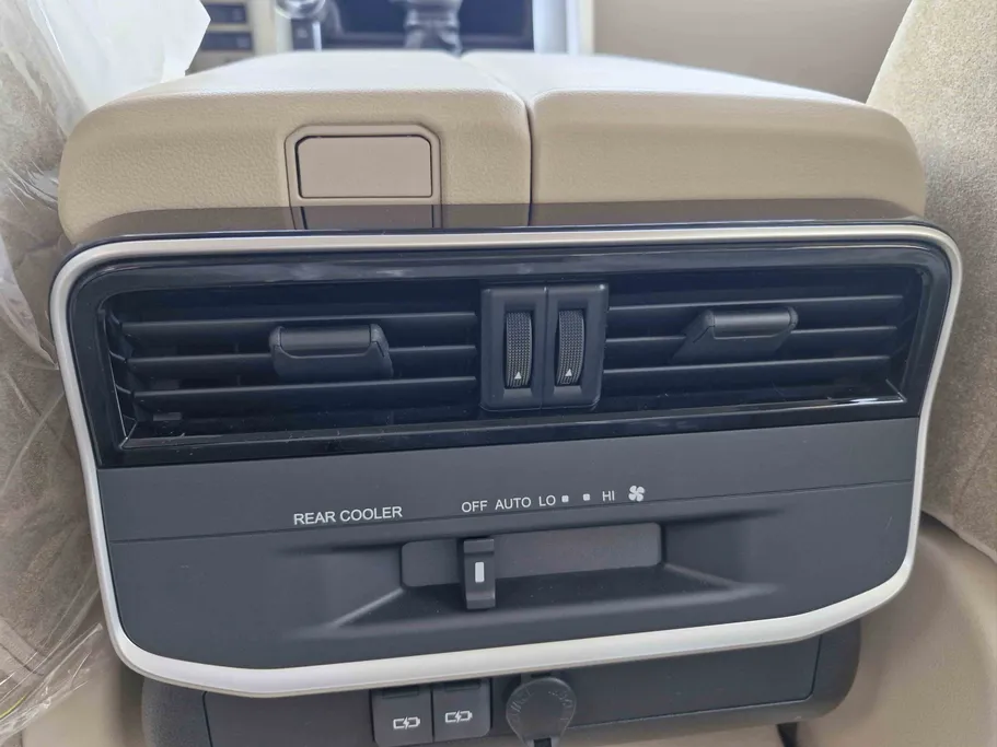 تويوتا لاندكروزر GXR3 2024 