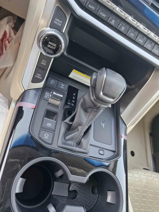 تويوتا لاندكروزر GXR3 2024 