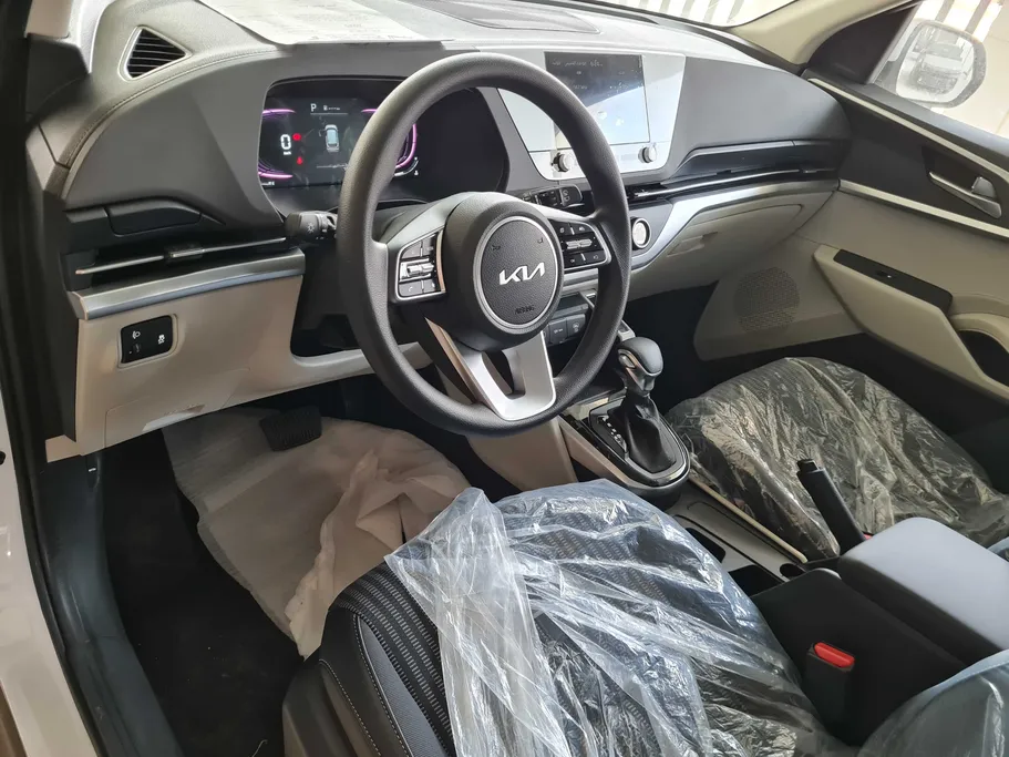 2025 Kia Carens GL 