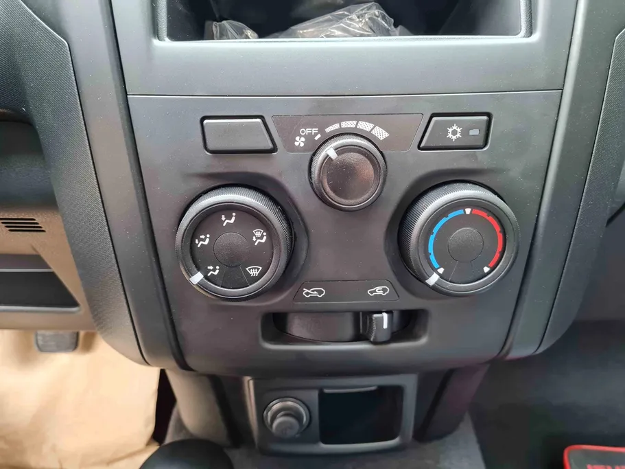 2025 Isuzu D-max Regular Cab أجناب 