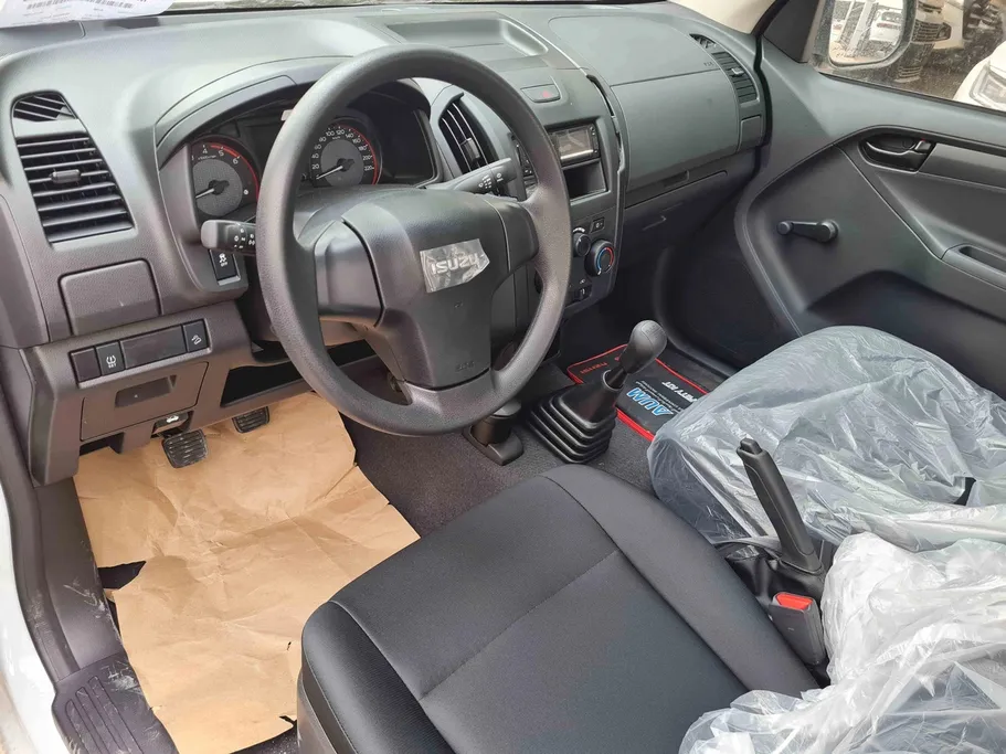 2025 Isuzu D-max Regular Cab أجناب 