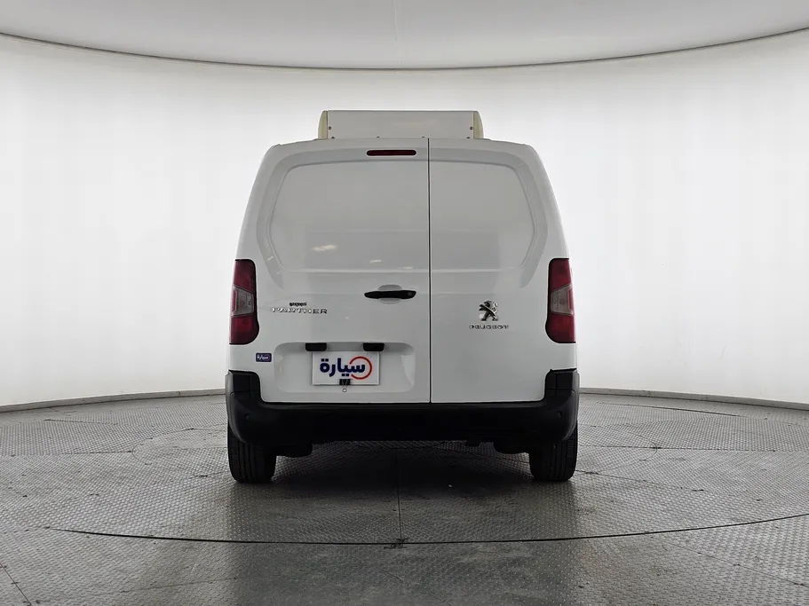 بيجو بارتنر Short van 2021 