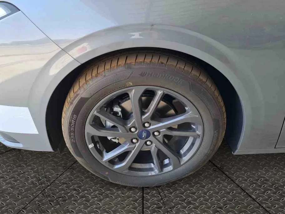 2025 Ford Taurus Ambiente 
