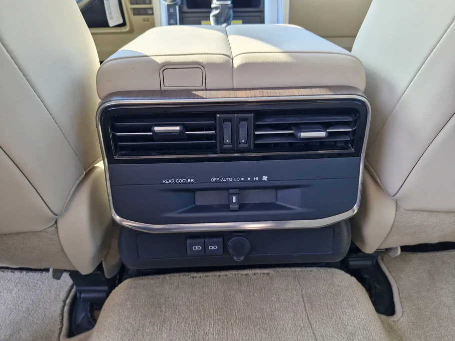 تويوتا لاندكروزر GXR5 2023 
