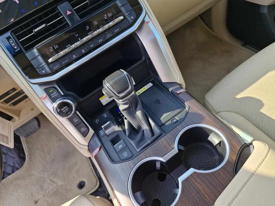 تويوتا لاندكروزر GXR5 2023 