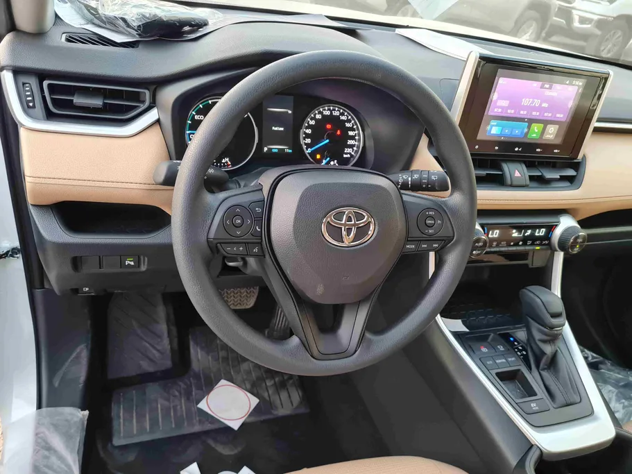 2025 Toyota RAV4 LE HEV 