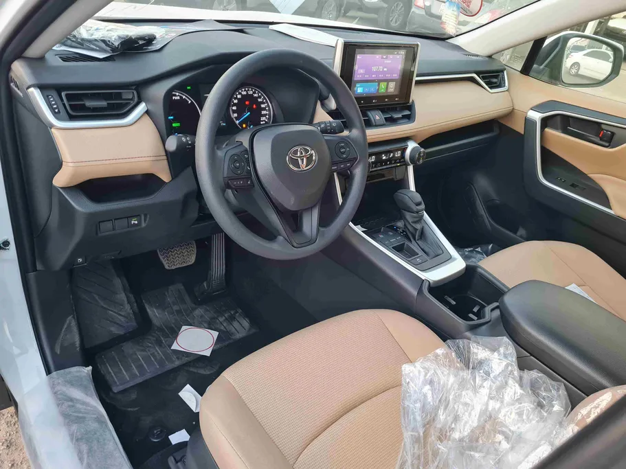 2025 Toyota RAV4 LE HEV 