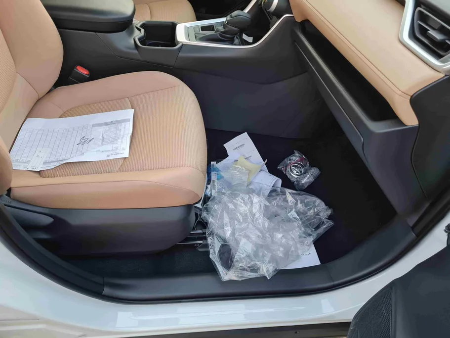 2025 Toyota RAV4 LE HEV 