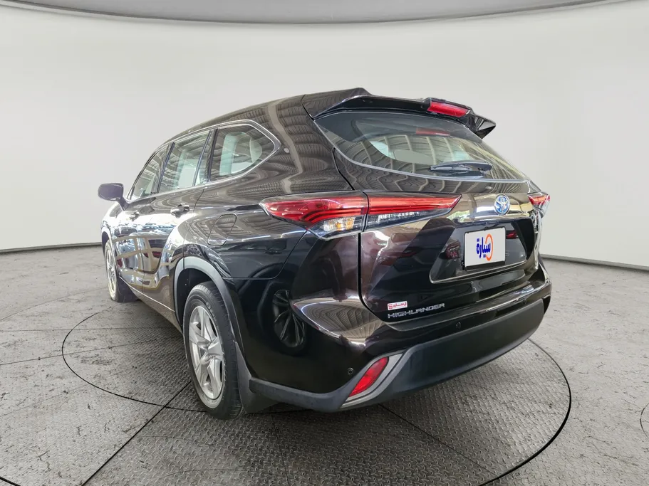 2022 Toyota Highlander LE 