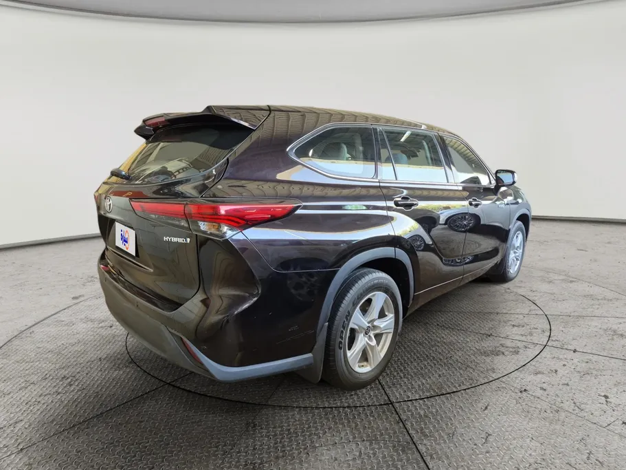 تويوتا هايلاندر LE 2022 