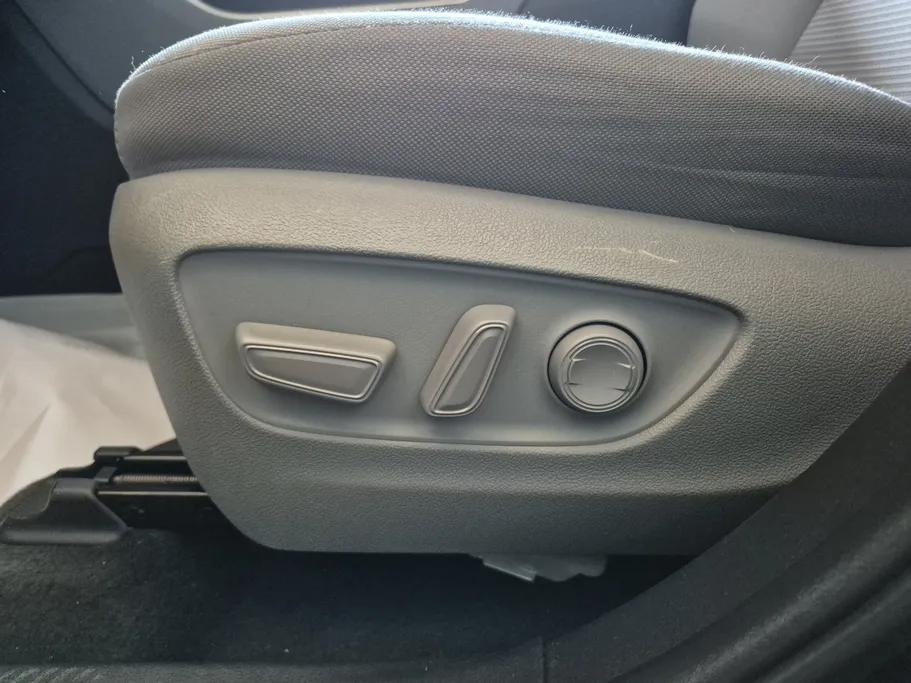 تويوتا هايلاندر LE 2022 