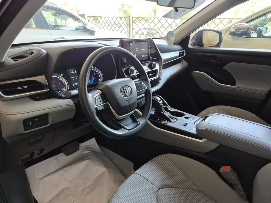 تويوتا هايلاندر LE 2022 