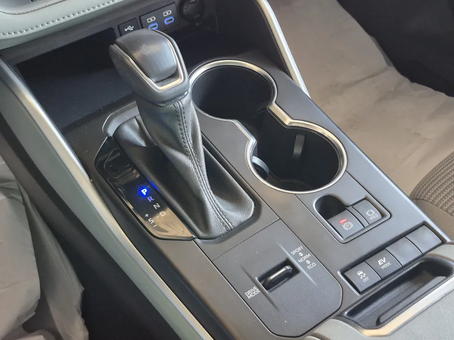 تويوتا هايلاندر LE 2022 