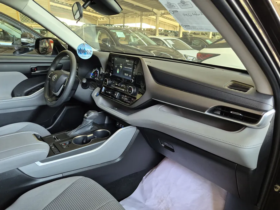 تويوتا هايلاندر LE 2022 