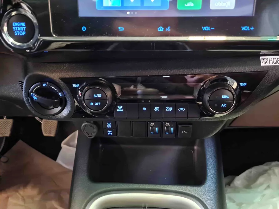2025 Toyota Hilux SGLX 4X4 2.7L MT  