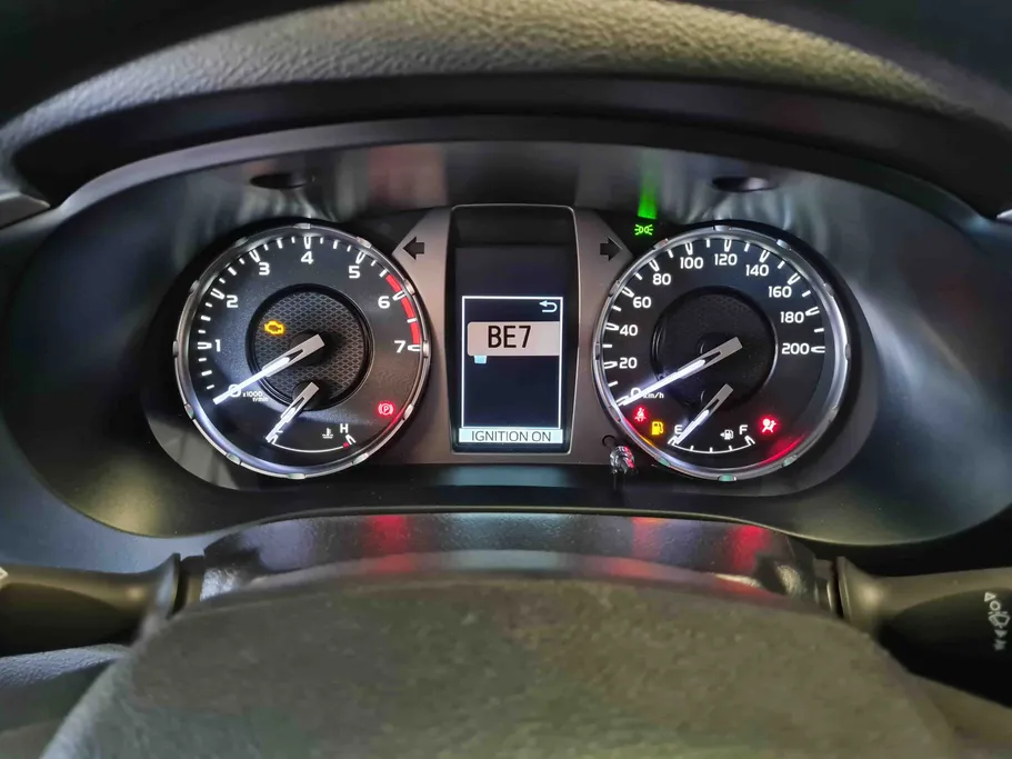2025 Toyota Hilux SGLX 4X4 2.7L MT  