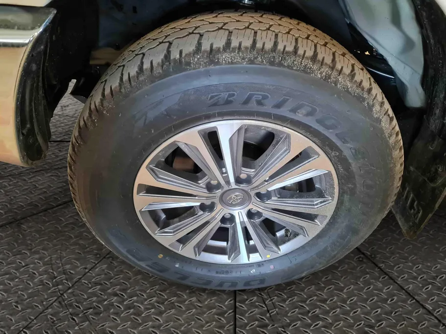2025 Toyota Hilux SGLX 4X4 2.7L MT  