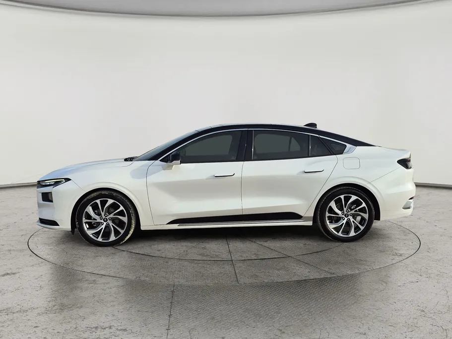 فورد تورس تيتانيوم 2024 