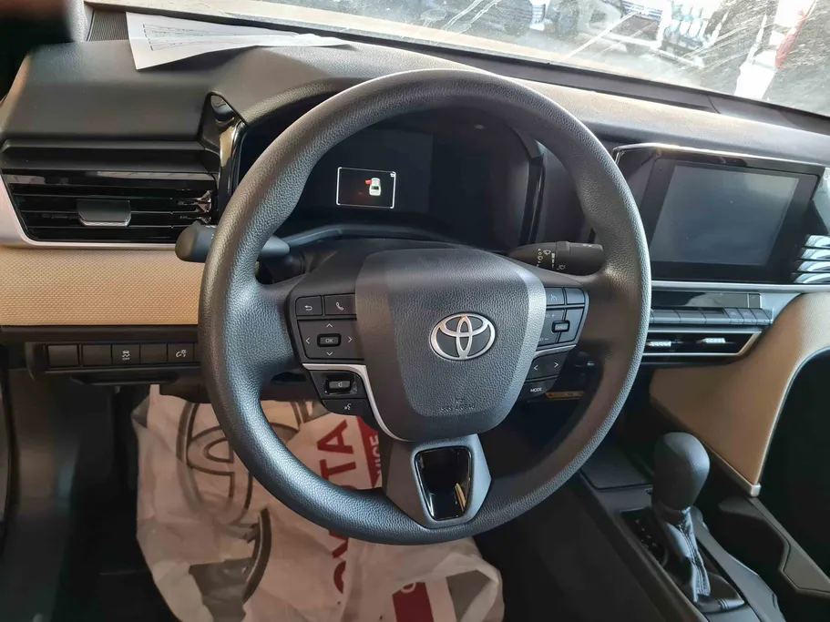 تويوتا كامري E 2025 