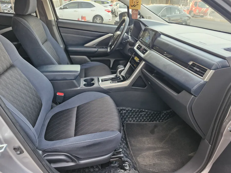 2024 Mitsubishi Xpander Cross  