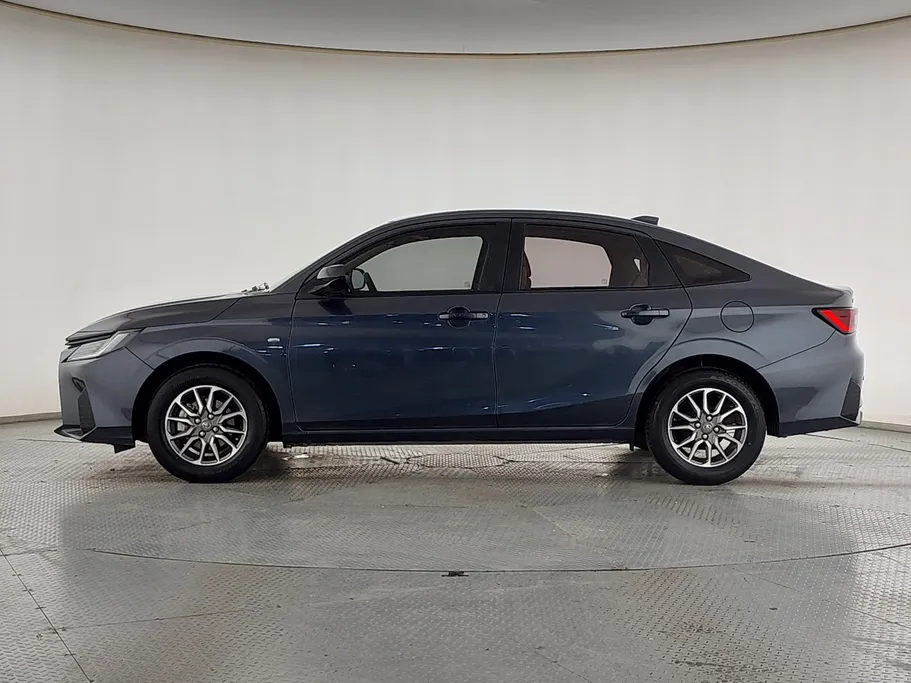 2023 Toyota Yaris  Y 