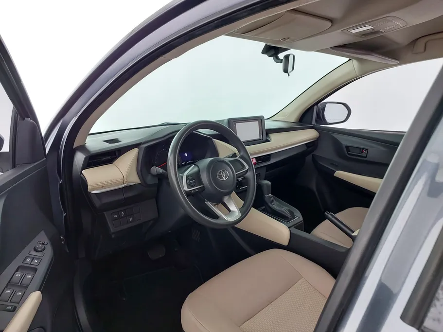 2023 Toyota Yaris  Y 