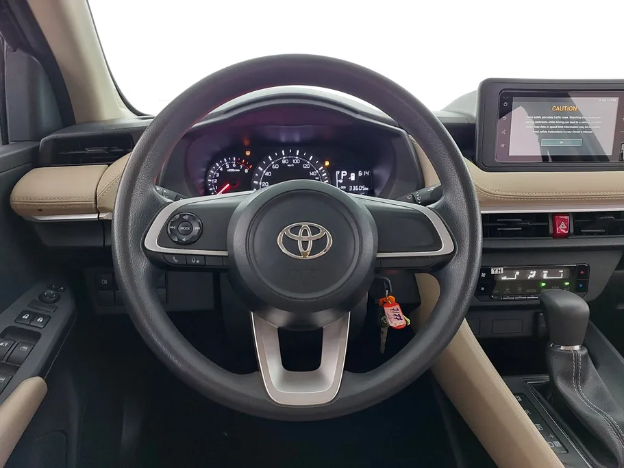 2023 Toyota Yaris  Y 