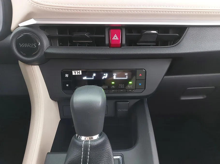 2023 Toyota Yaris  Y 