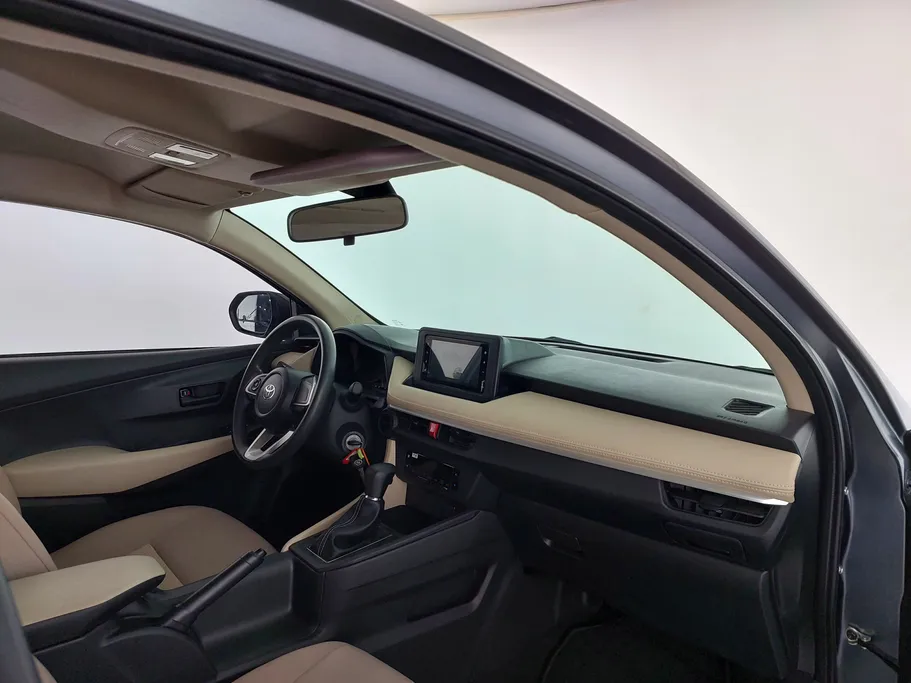 2023 Toyota Yaris  Y 