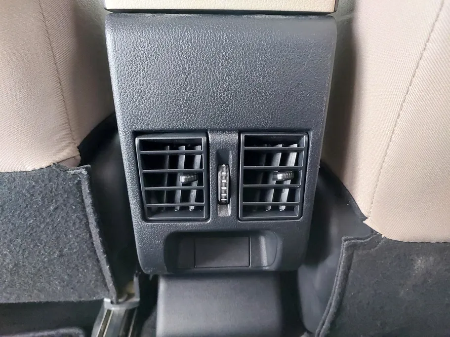 2023 Toyota Yaris  Y 