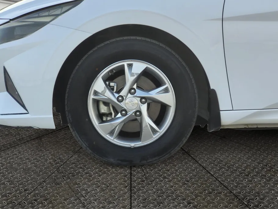 2021 Hyundai Elantra Smart 