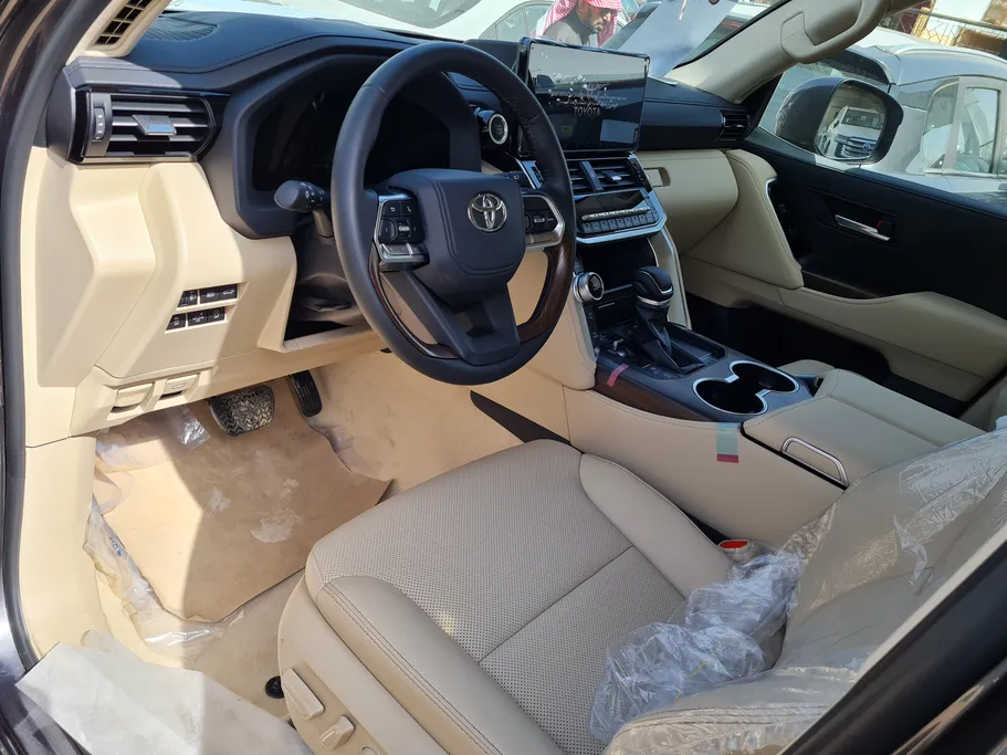 تويوتا لاندكروزر GXR4 2025 