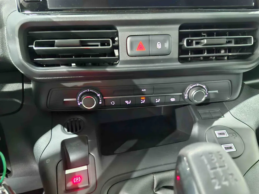 2025 Peugeot Partner Short van 