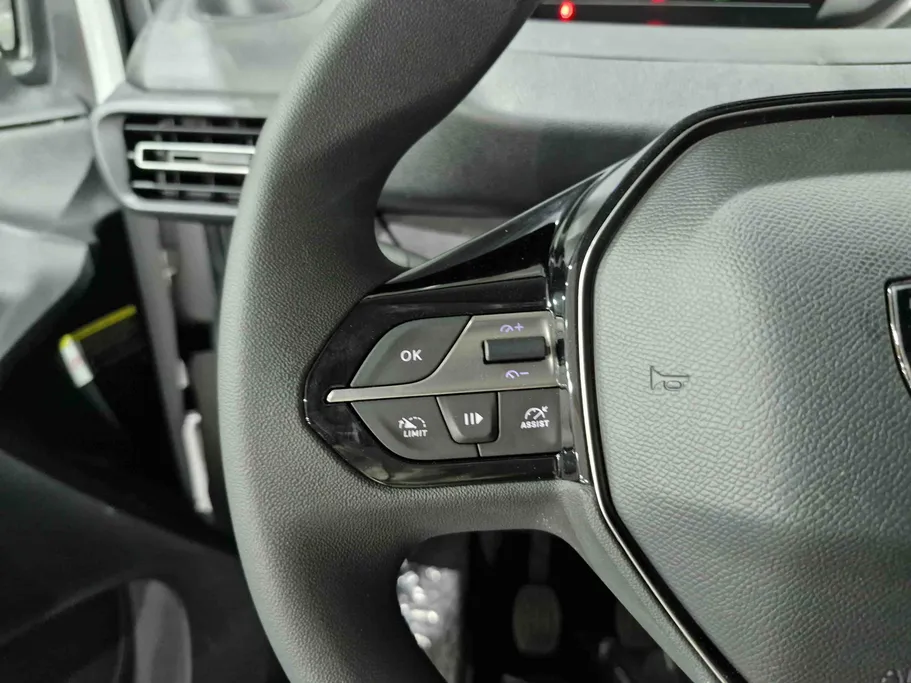 2025 Peugeot Partner Short van 