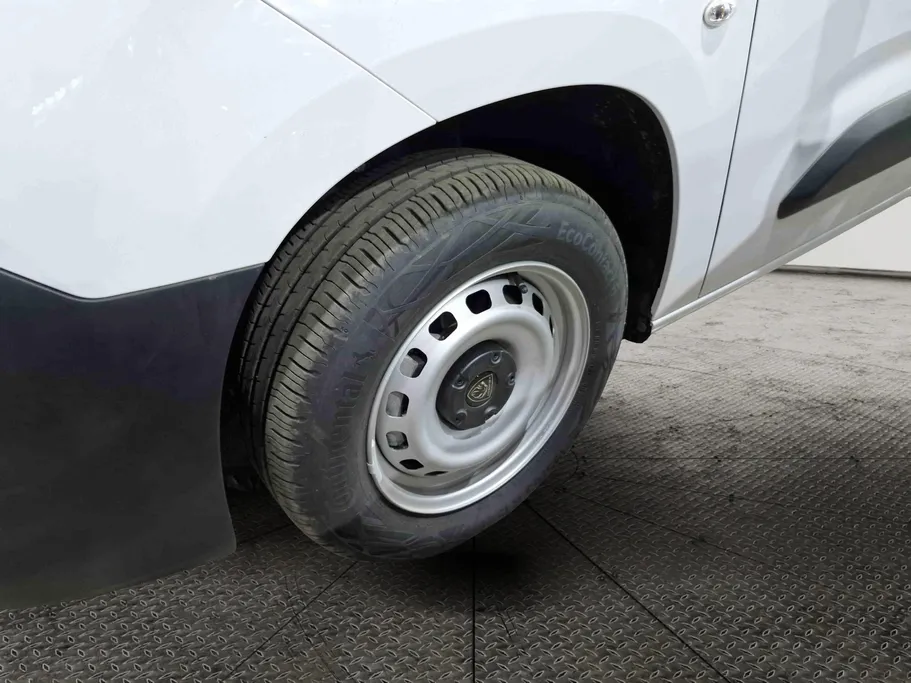 2025 Peugeot Partner Short van 