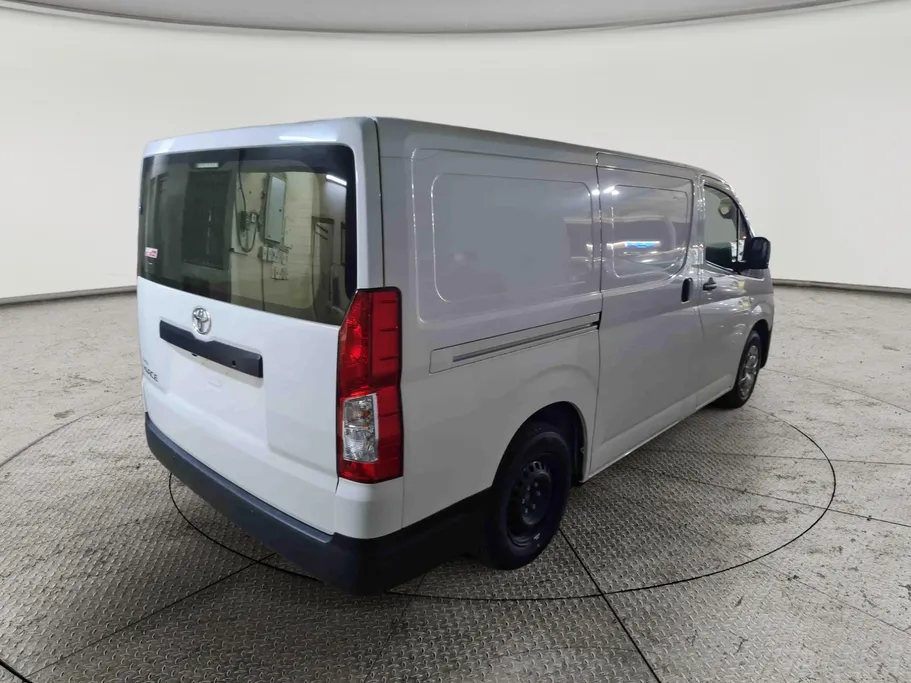 2025 Toyota Haice فان بضاعه 