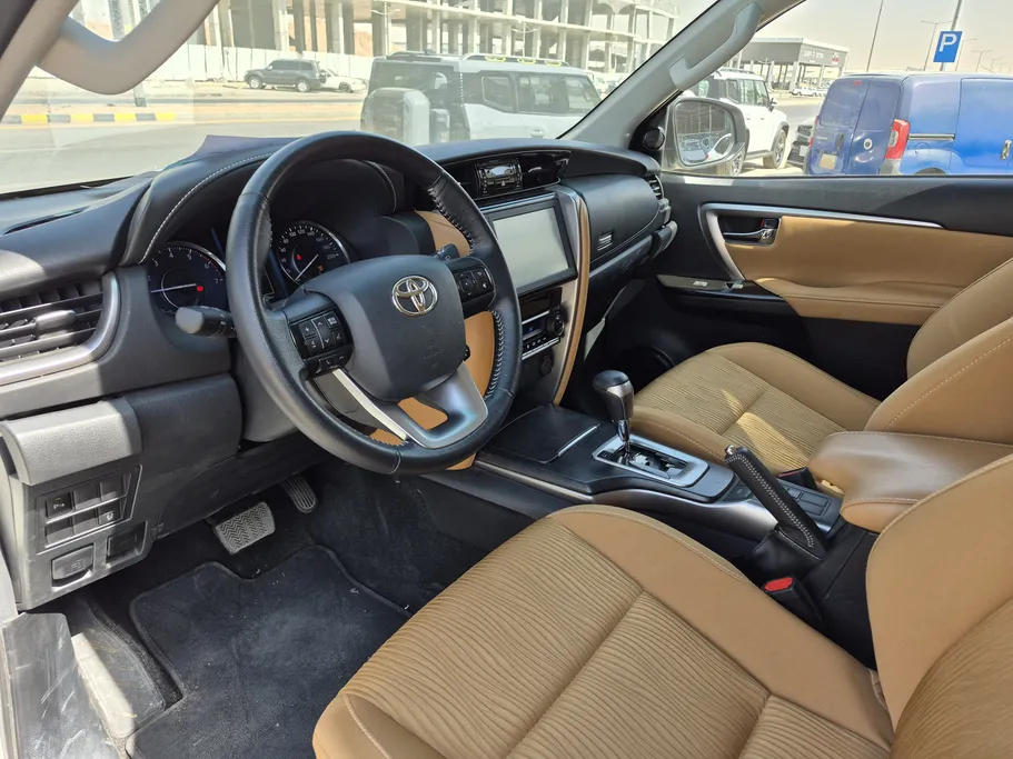 2023 Toyota Fortuner VX 