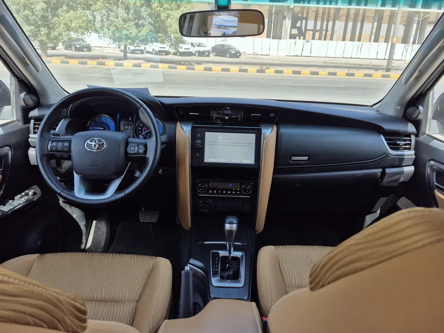 2023 Toyota Fortuner VX 