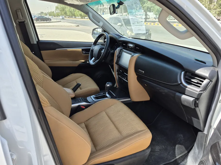 2023 Toyota Fortuner VX 