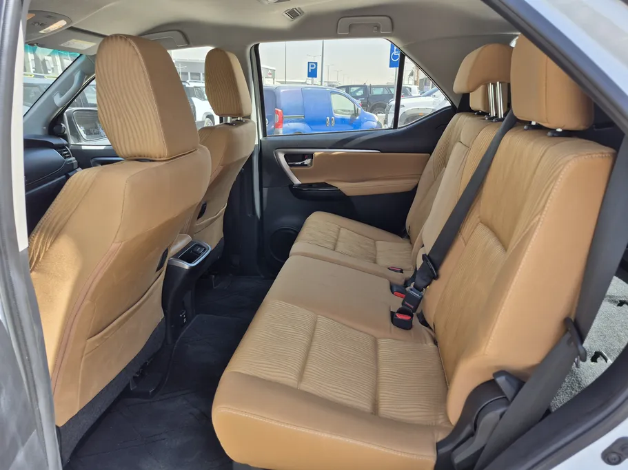 2023 Toyota Fortuner VX 