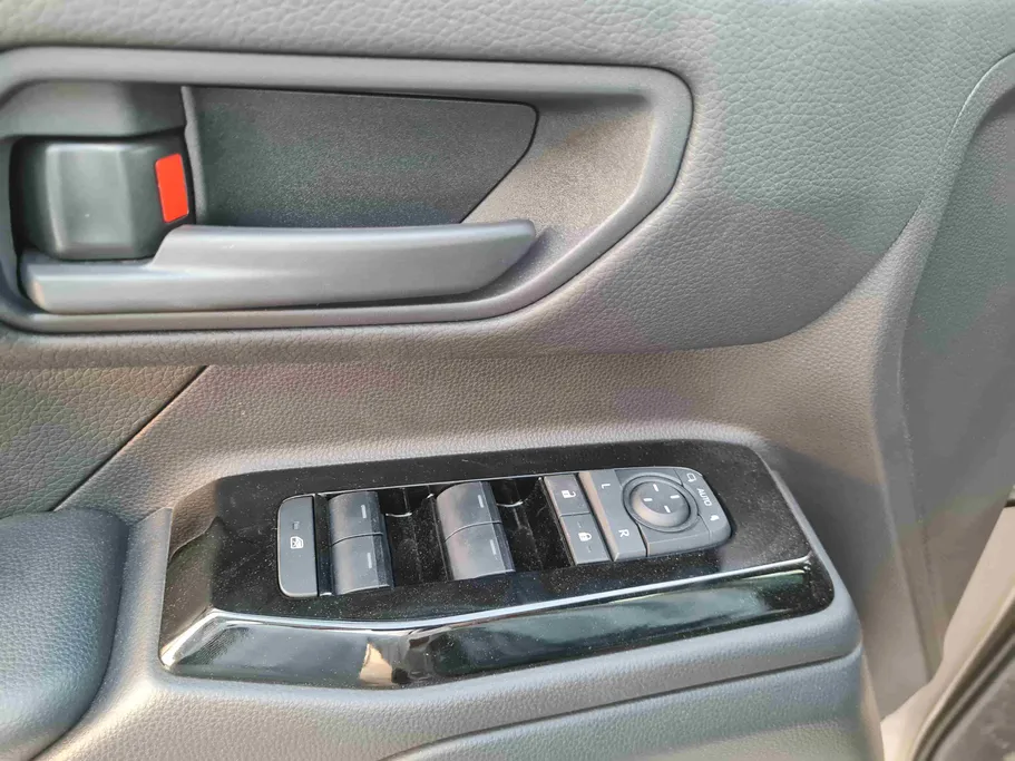 تويوتا برادو TXL1 2025 