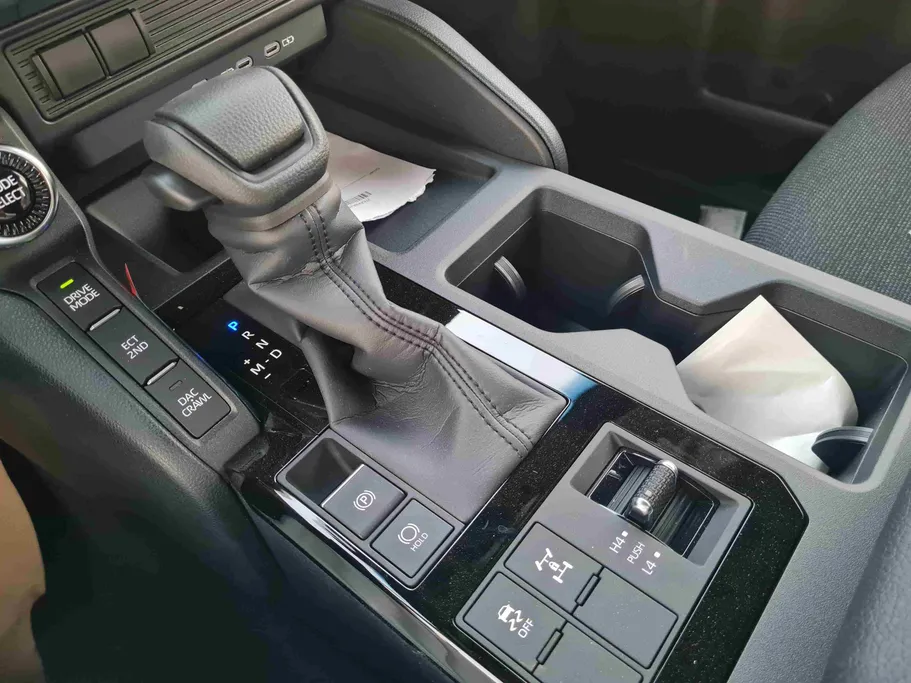 تويوتا برادو TXL1 2025 