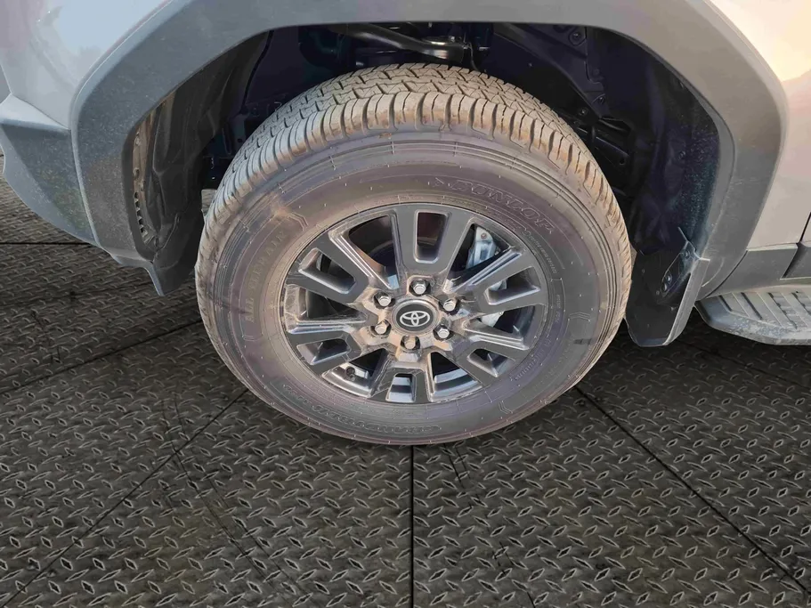 تويوتا برادو TXL1 2025 