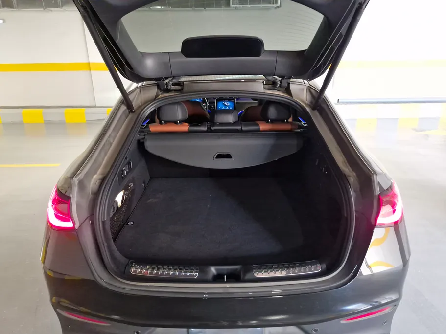 2025 Mercedes GLC 300 