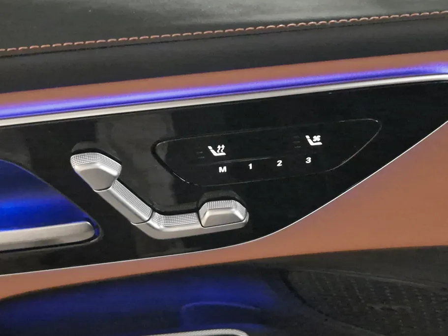 2025 Mercedes GLC 300 