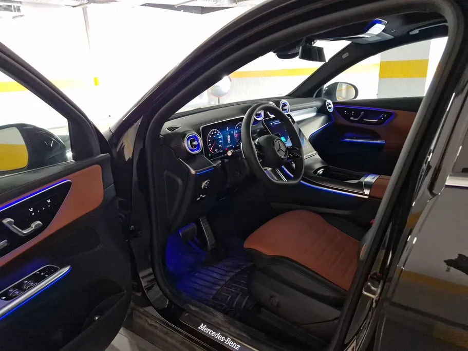 2025 Mercedes GLC 300 