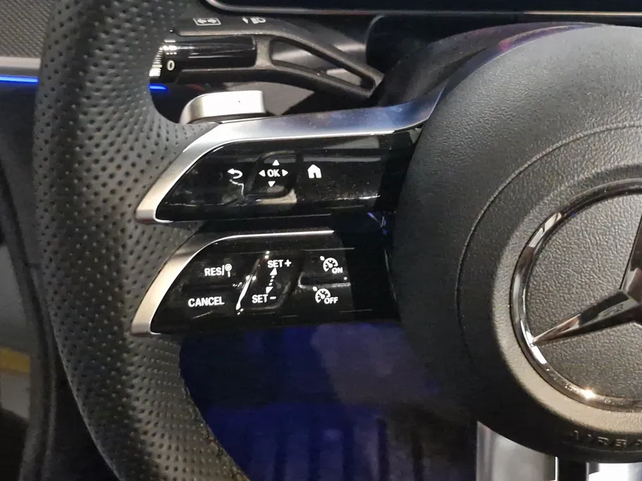 2025 Mercedes GLC 300 