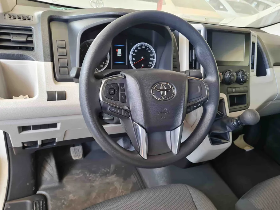 2025 Toyota Haice بضاعة سقف عالي 