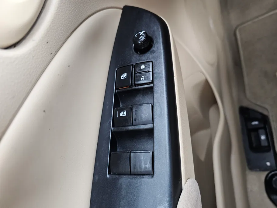 2021 Toyota Yaris  Y 