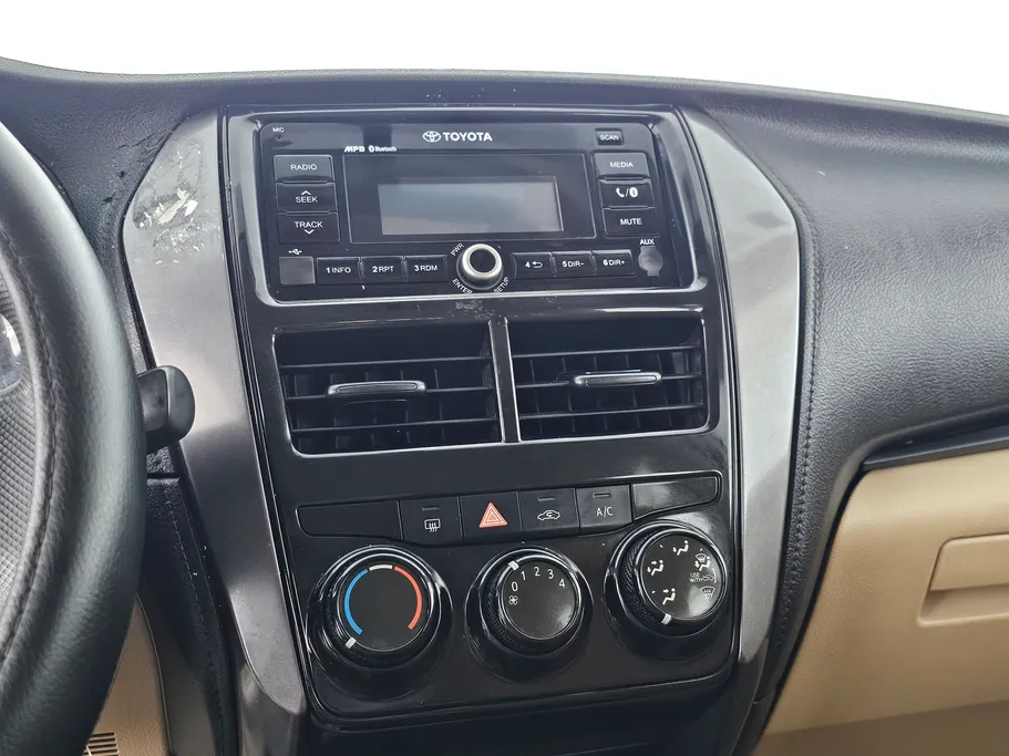 2021 Toyota Yaris  Y 